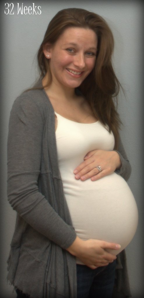 32 Weeks Pregnant 2